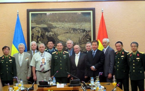 Минобороны Вьетнама приняло делегацию украинских ветеранов войны - ảnh 1